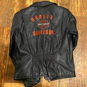 Harley Davidson Women's Leather Jacket Small  EUC​​​​​​​​​